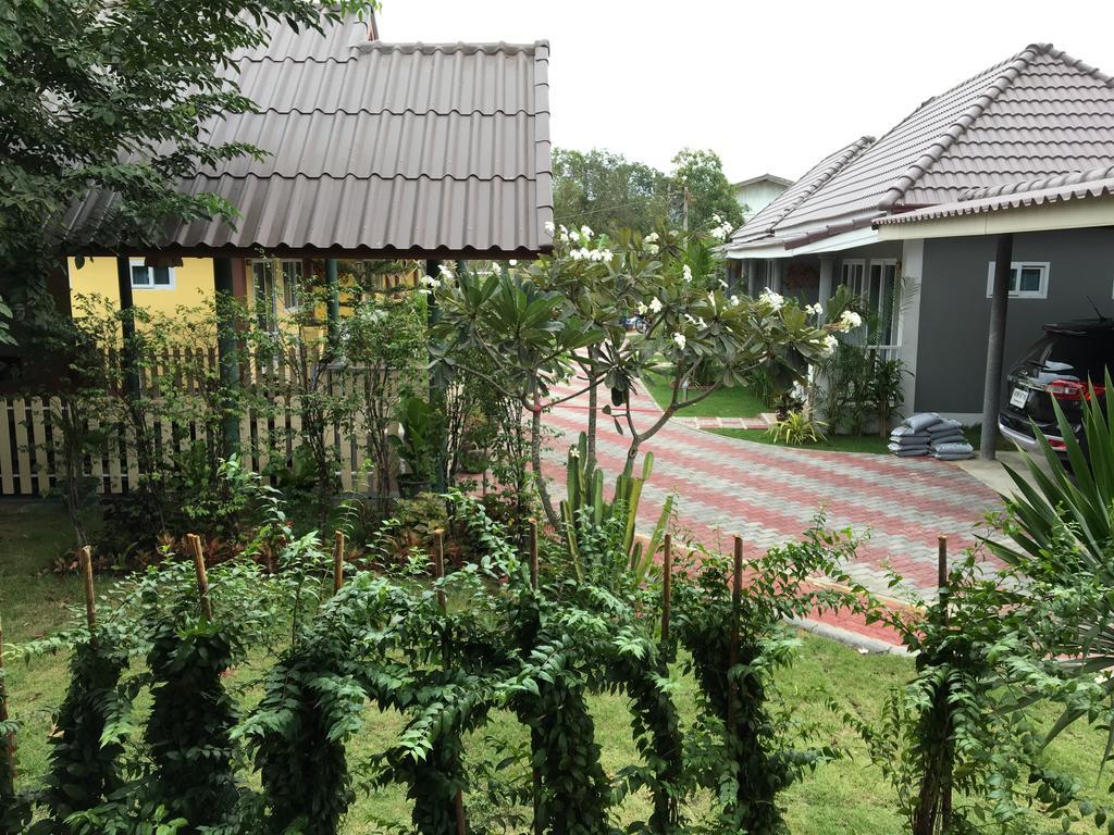 Hotel Baan Penny Ayutthaya Exteriér fotografie
