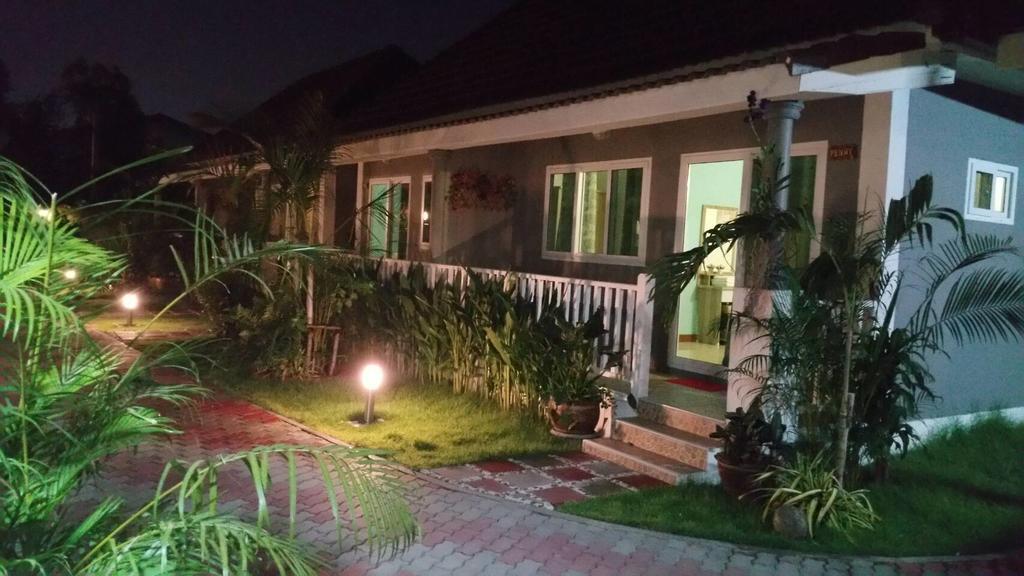 Hotel Baan Penny Ayutthaya Exteriér fotografie